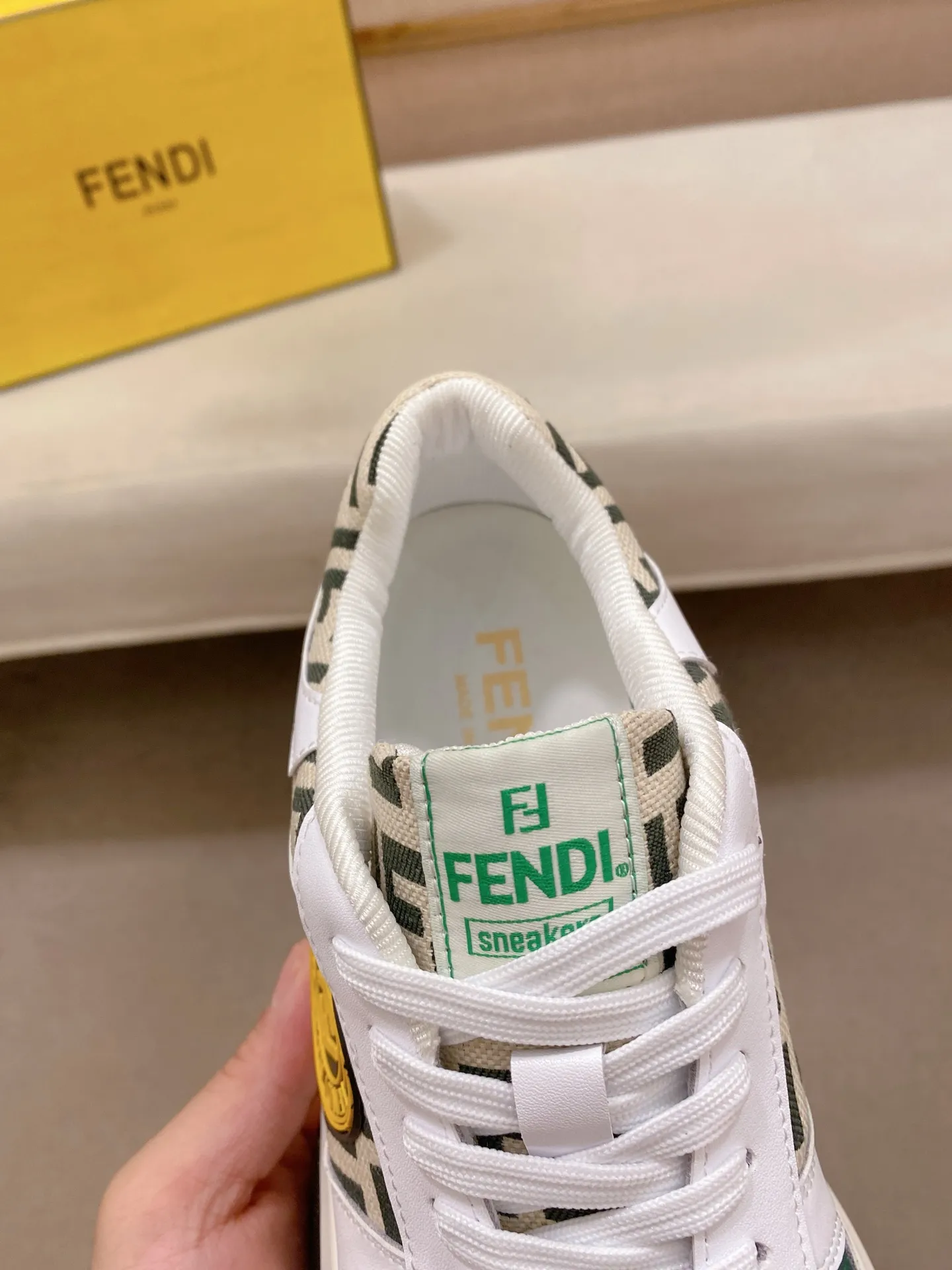 Men's shoes 💰 462💰 (fendi) New style 👊🏻 upper 🇮🇹 imported cowhide fabric 🇩🇪 lining imported sheepskin lining. The original outsole is molded to highlight the identity of every man, and the upper foot is elegant and stable🚶🏻🚶🏻The high-end custom counters reproduce the original version📯No matter the wind or rain, the shoe last remains unchanged and can withstand the verification of time🔍️,🔵 Size: 38-44